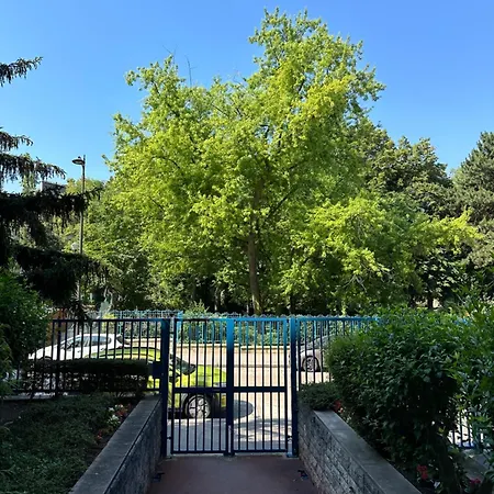 Mobility Lease- Sunny With Large Balcony, Park View At 15 * Paryż