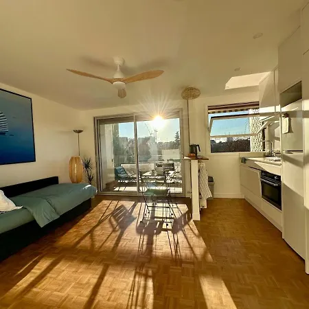 Mobility Lease- Sunny With Large Balcony, Park View At 15