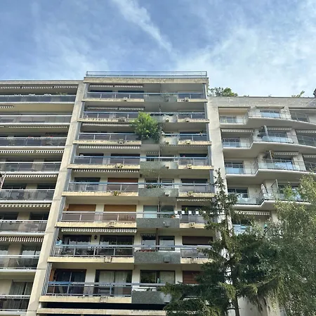 Mobility Lease- Sunny With Large Balcony, Park View At 15 Appartement