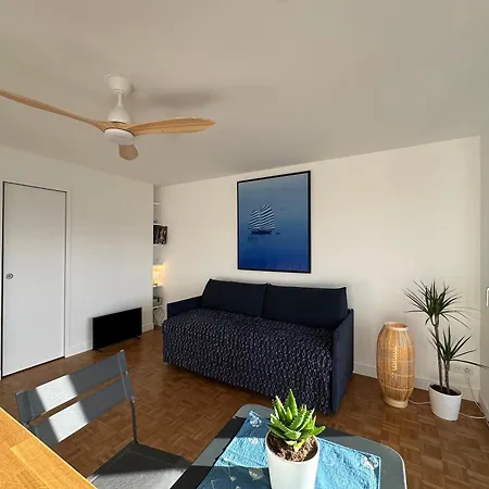 Mobility Lease- Sunny With Large Balcony, Park View At 15 *