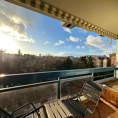 Mobility Lease- Sunny With Large Balcony, Park View At 15