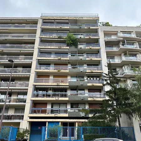 Mobility Lease- Sunny With Large Balcony, Park View At 15 Appartement *
