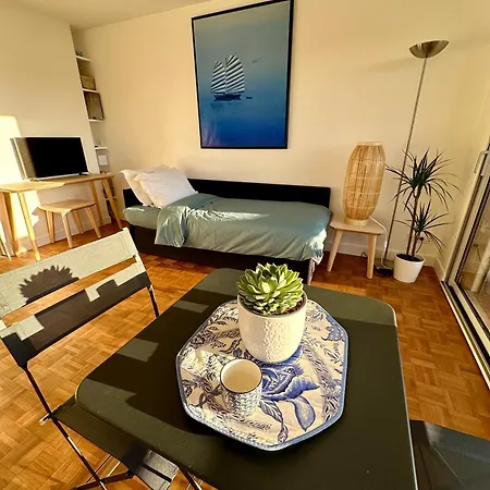 Appartement Mobility Lease- Sunny With Large Balcony, Park View At 15 Paris