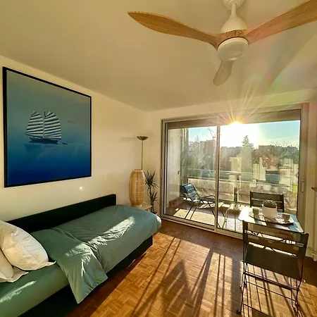 Mobility Lease- Sunny With Large Balcony, Park View At 15 Appartement Paris